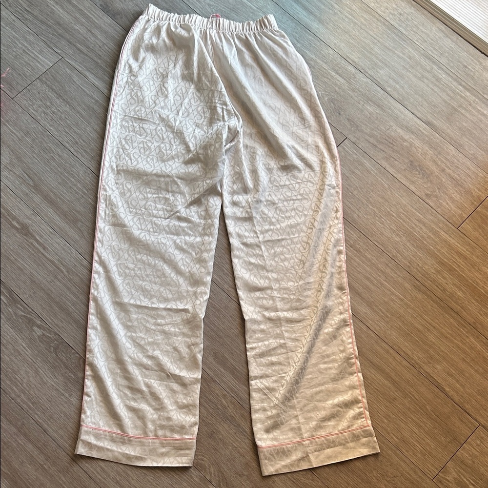 NWT Victoria’s Secret Cream and Pink Signature Pajama Set - Picture 12 of 13